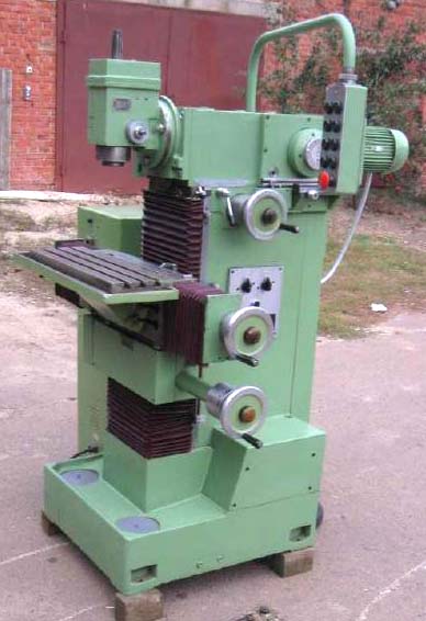 Загальний вигляд  фрезерного верстата 6Б75ВФ1 універсального